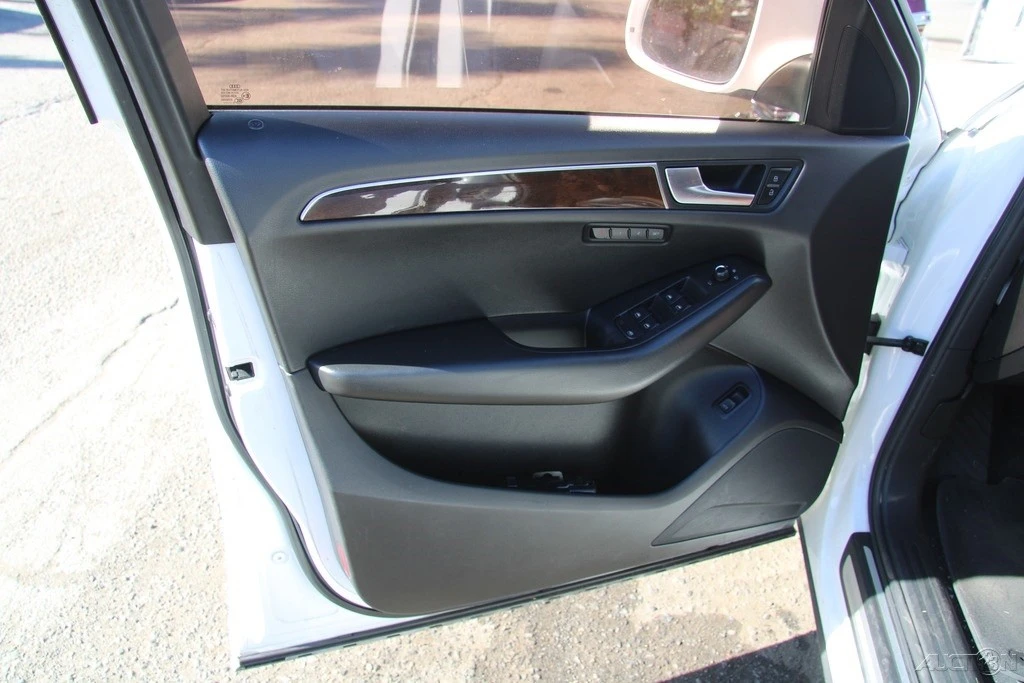 2011 Audi 8R Q5 - Image 12 of 21