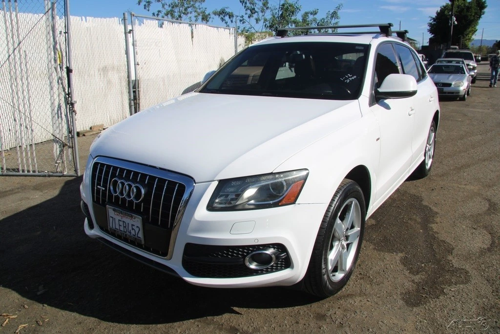 2011 Audi 8R Q5 - Image 2 of 21