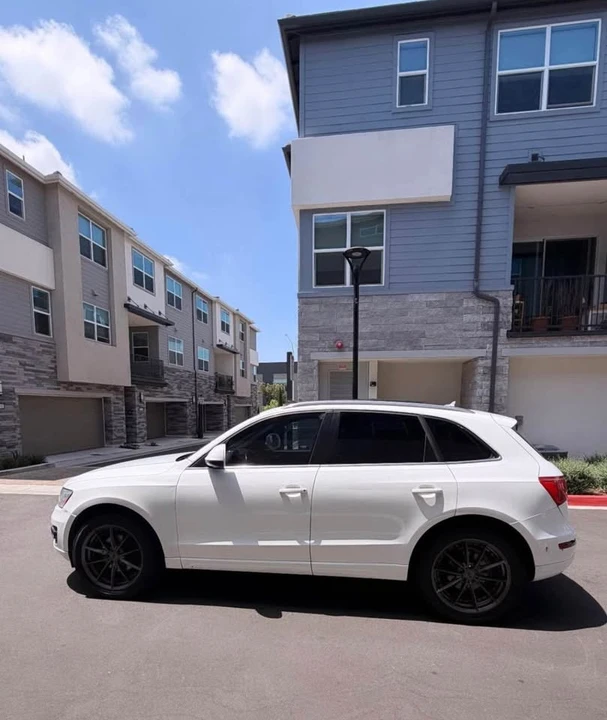 2011 Audi 8R Q5 - Image 2 of 4