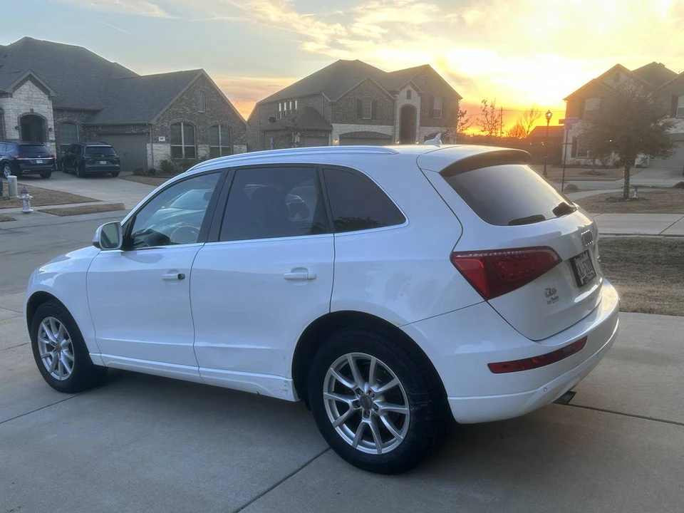 2011 Audi 8R Q5 - Image 2 of 11