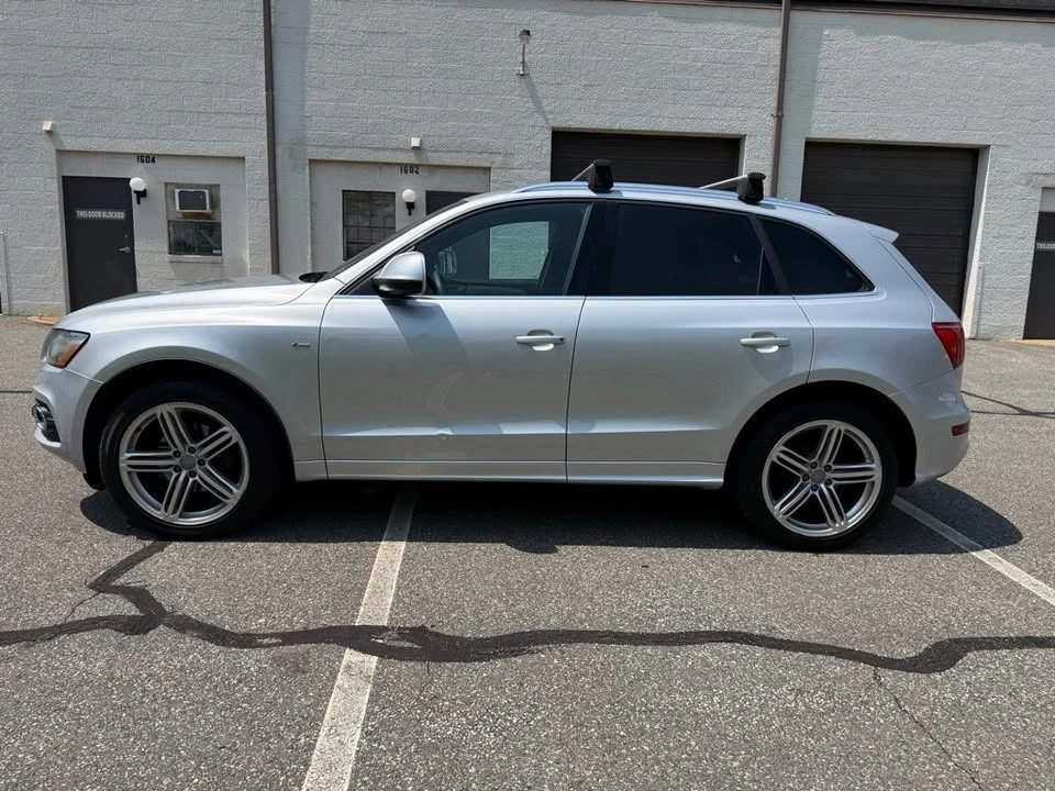 2011 Audi 8R Q5 - Image 2 of 20