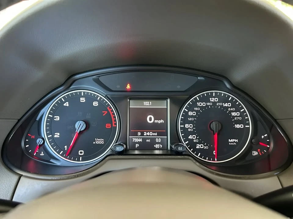 2011 Audi 8R Q5 - Image 9 of 18
