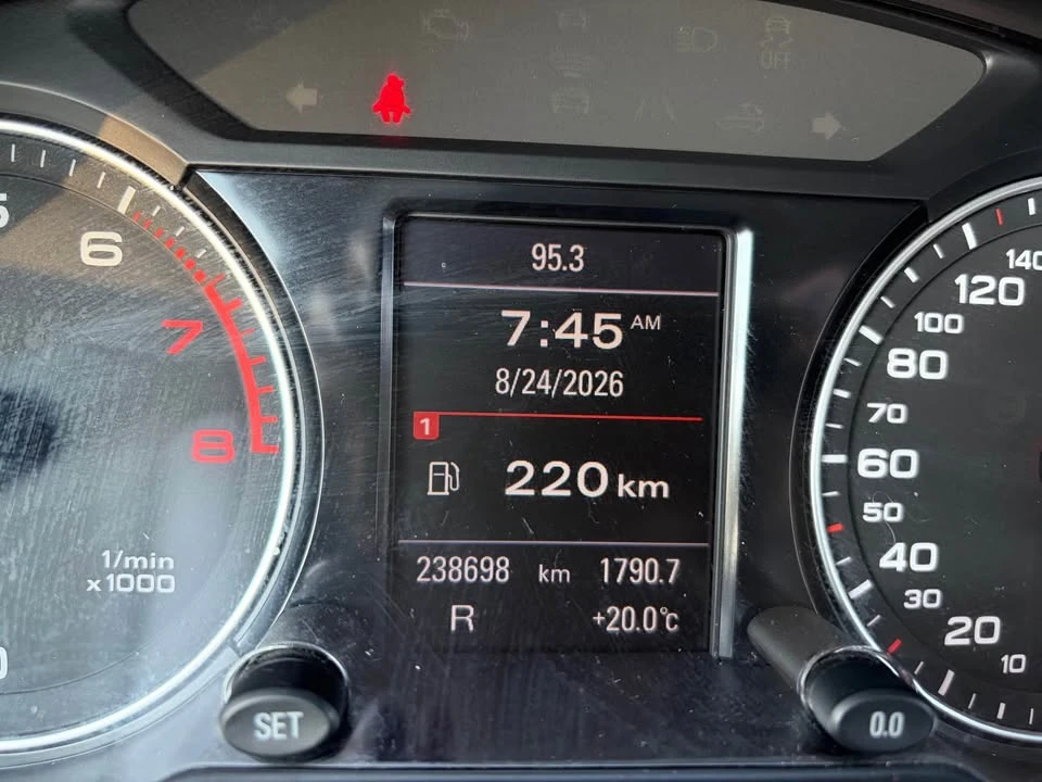 2011 Audi 8R Q5 - Image 5 of 10