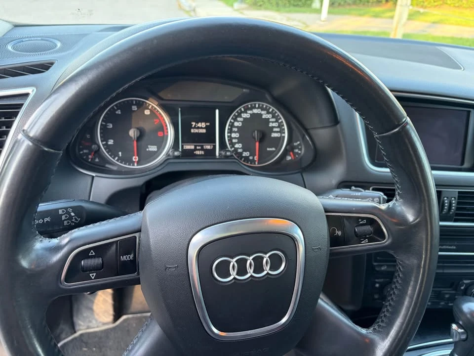 2011 Audi 8R Q5 - Image 8 of 10