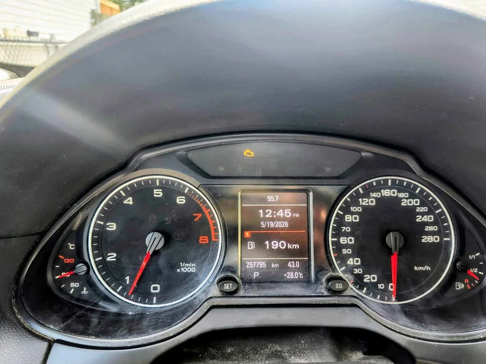 2011 Audi 8R Q5 - Image 12 of 12