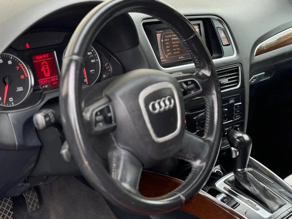 2011 Audi 8R Q5 - Image 10 of 20
