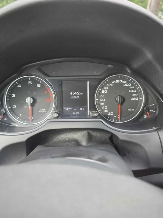 2011 Audi 8R Q5 - Image 2 of 9