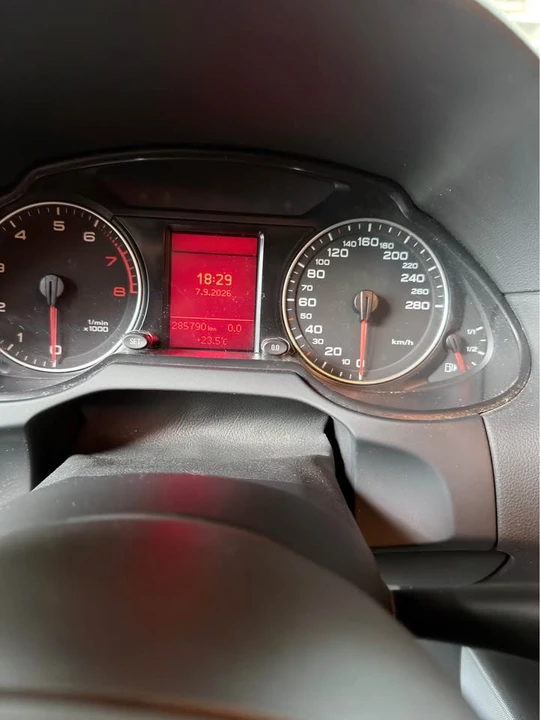 2011 Audi 8R Q5 - Image 8 of 10