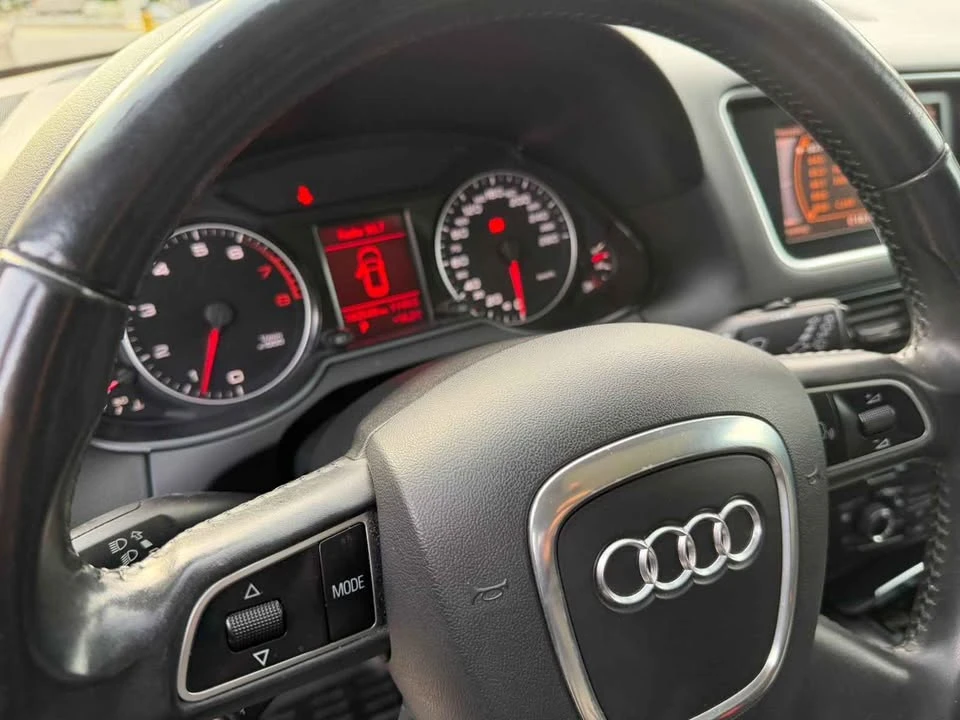 2011 Audi 8R Q5 - Image 2 of 10