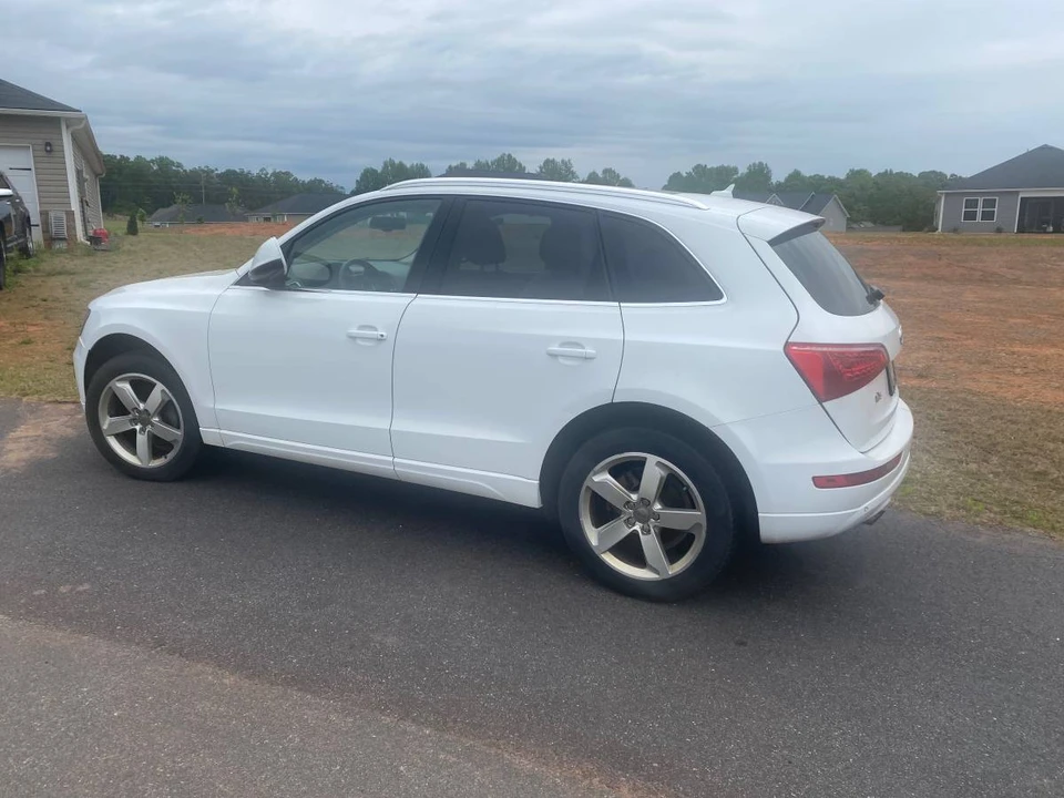 2011 Audi 8R Q5 - Image 3 of 10