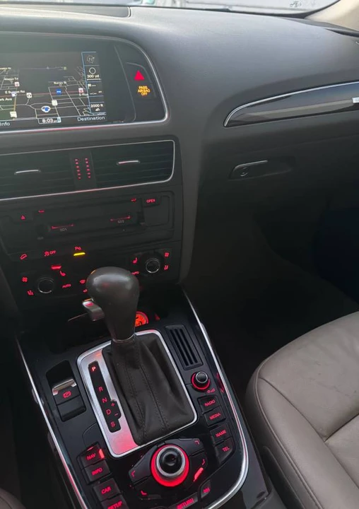 2011 Audi 8R Q5 - Image 10 of 14