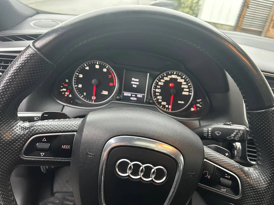 2011 Audi 8R Q5 - Image 10 of 12