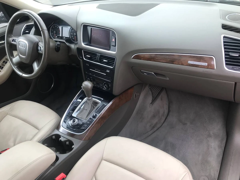 2011 Audi 8R Q5 - Image 8 of 17