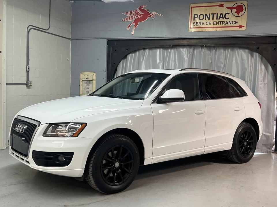 2011 Audi 8R Q5 - Image 2 of 31