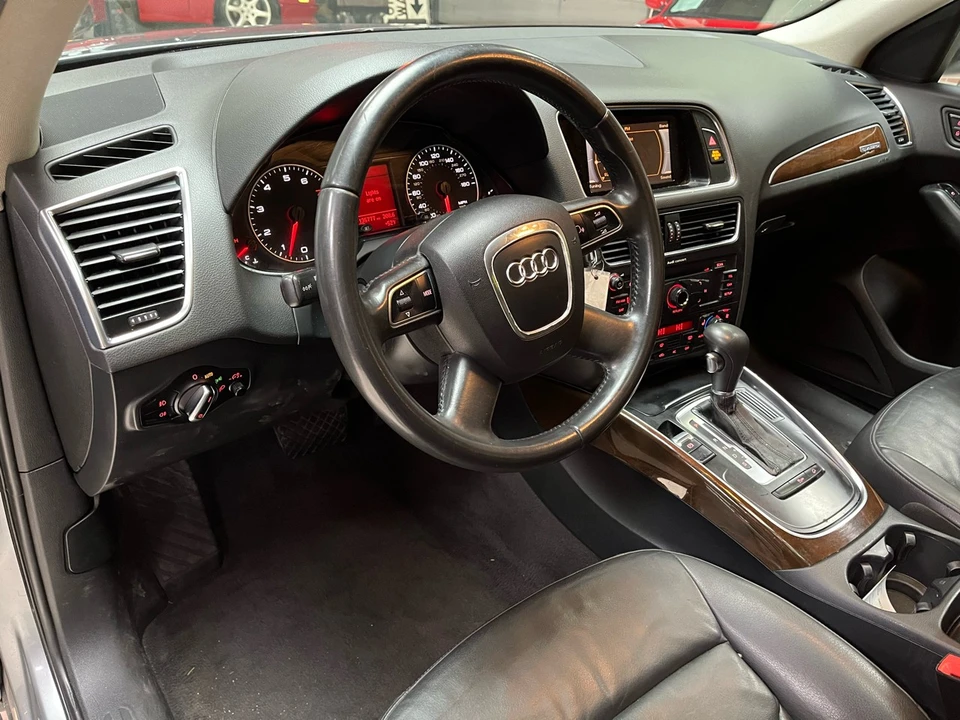 2011 Audi 8R Q5 - Image 9 of 21