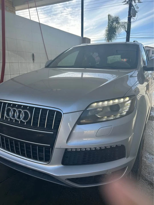 2011 Audi 4L Q7 - Image 2 of 4