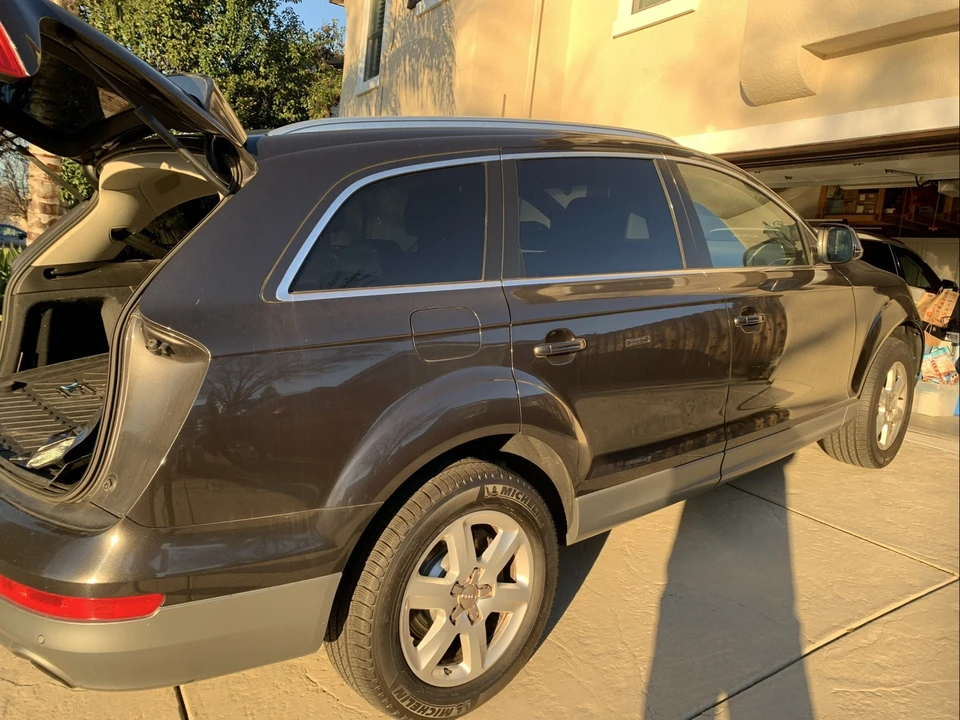 2011 Audi 4L Q7 - Image 2 of 8