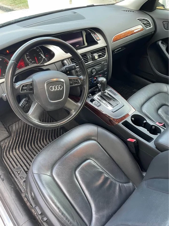 2011 Audi Quattro - Image 2 of 2
