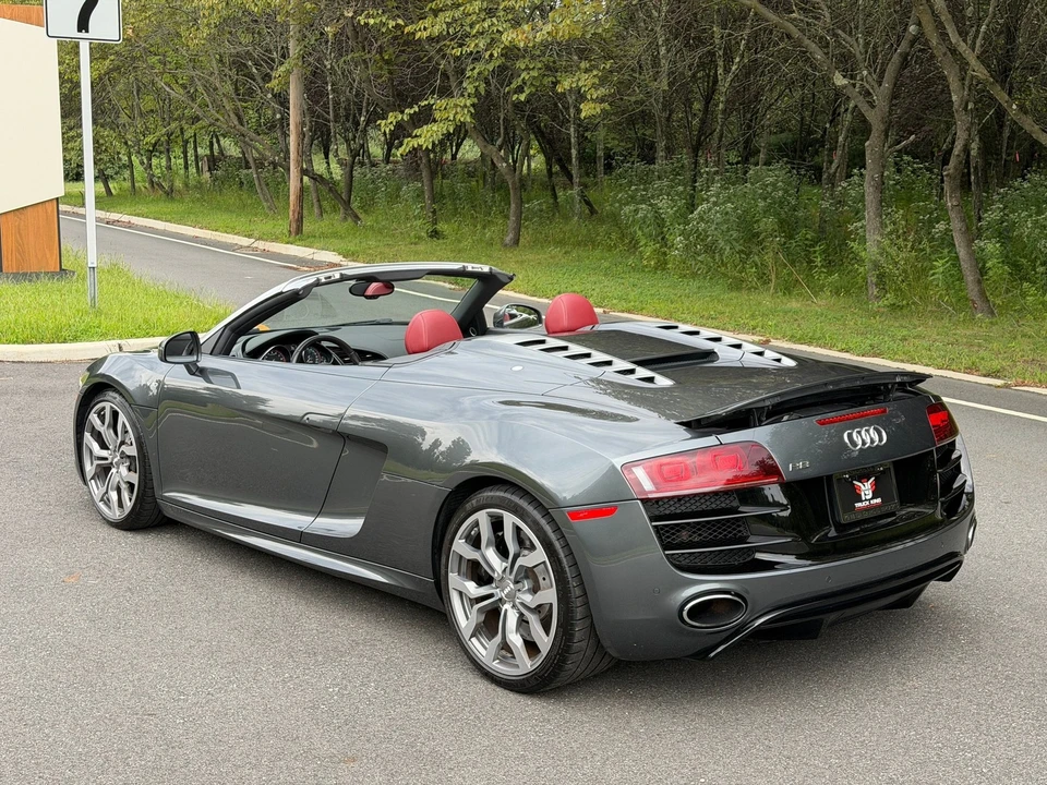2011 Audi 42 R8 - Image 8 of 31