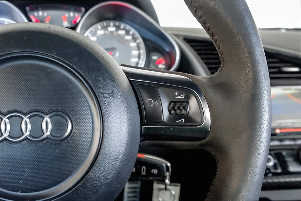 2011 Audi 42 R8 - Image 9 of 15