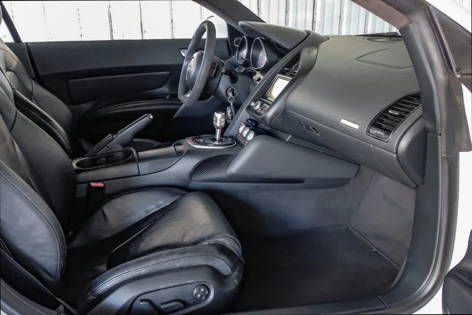 2011 Audi 42 R8 - Image 8 of 15