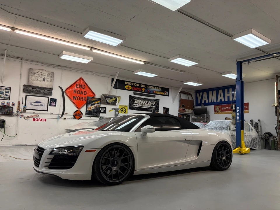2011 Audi 42 R8 - Image 15 of 17