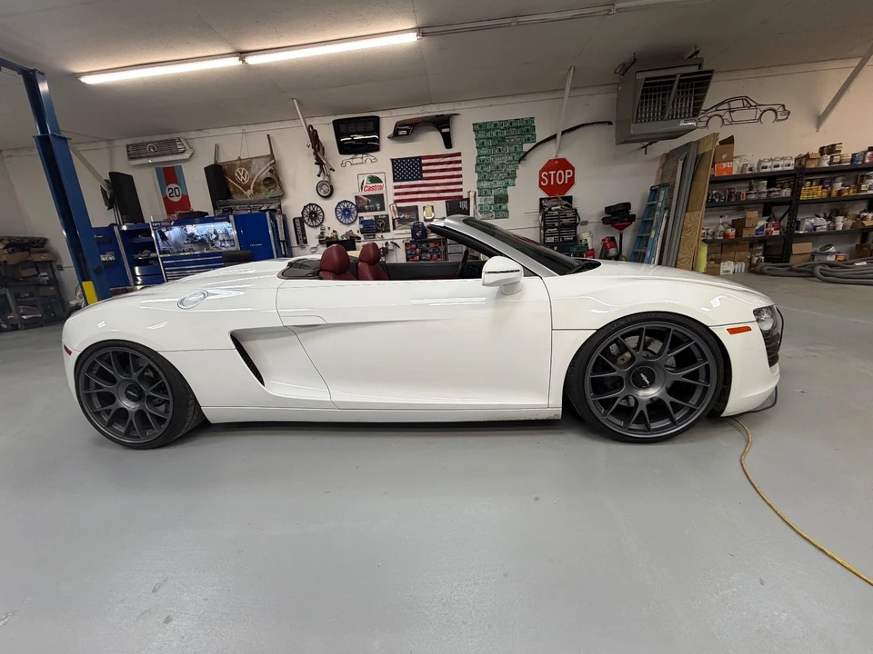 2011 Audi 42 R8 - Image 3 of 17