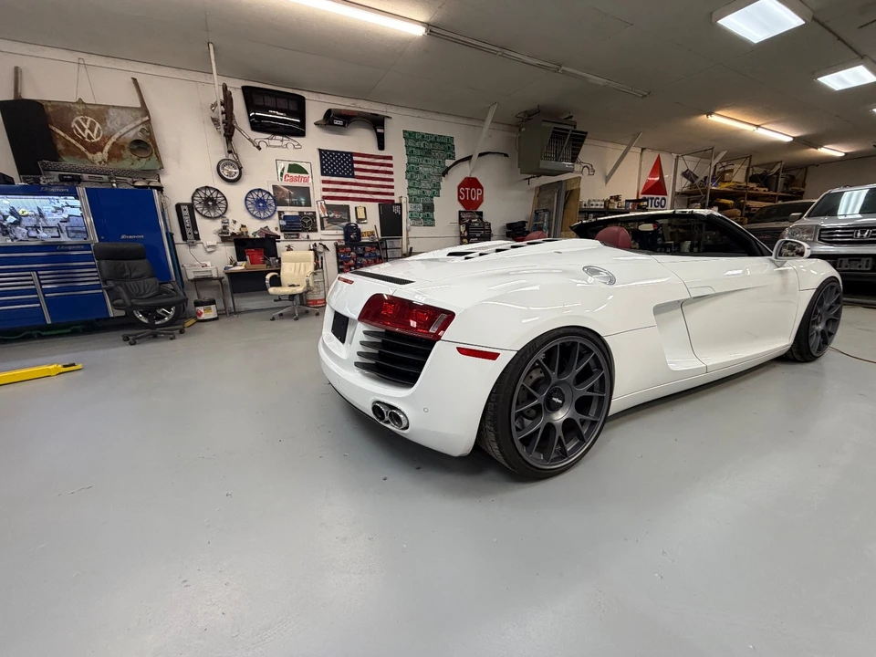 2011 Audi 42 R8 - Image 4 of 17
