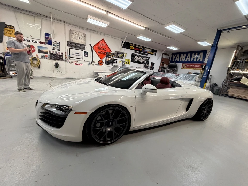 2011 Audi 42 R8 - Image 7 of 17