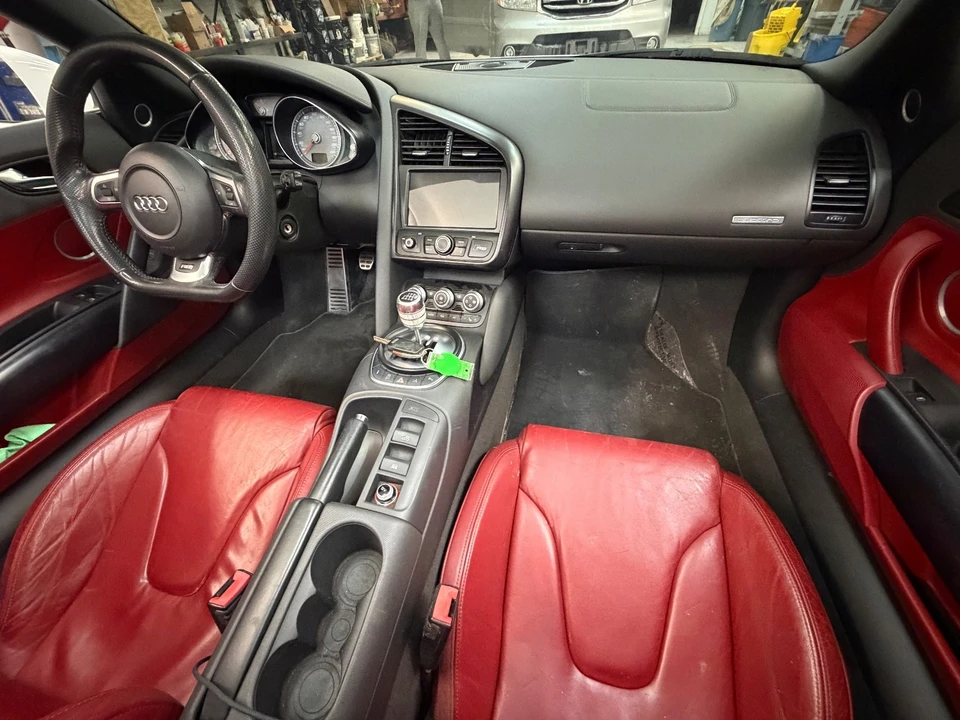 2011 Audi 42 R8 - Image 12 of 17