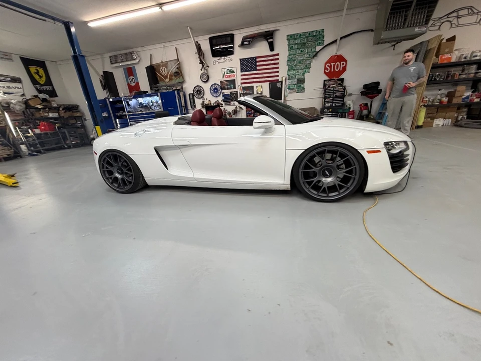 2011 Audi 42 R8 - Image 2 of 17