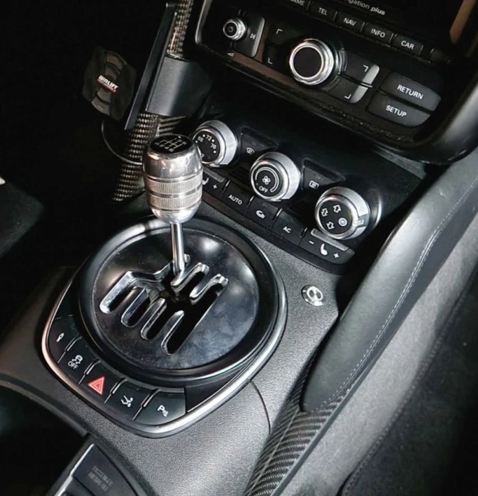 2011 Audi 42 R8 - Image 3 of 17