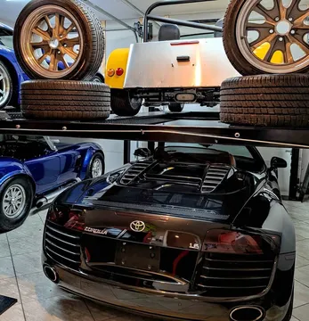 2011 Audi R8 4.2 Quattro Spyder Convertible 2D