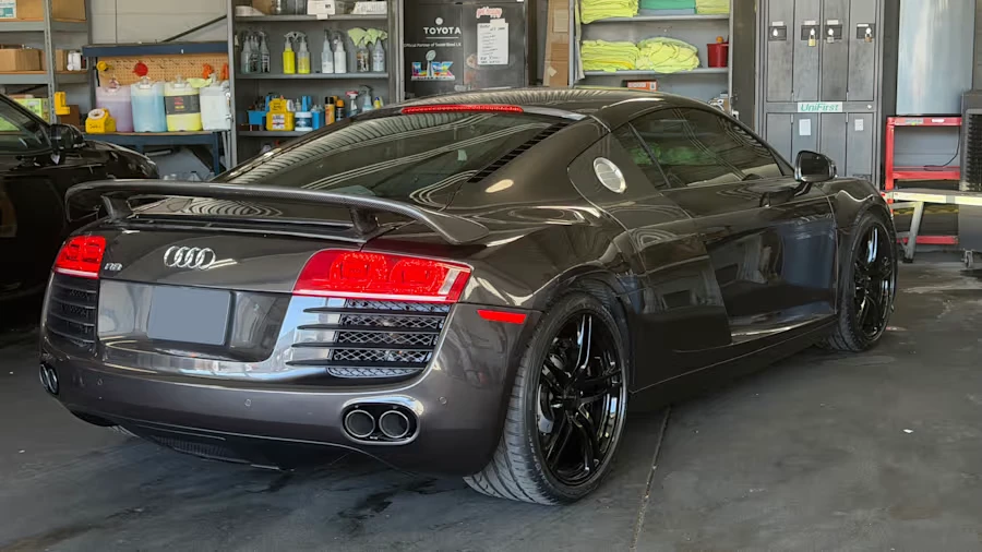2011 Audi 42 R8 - Image 2 of 15