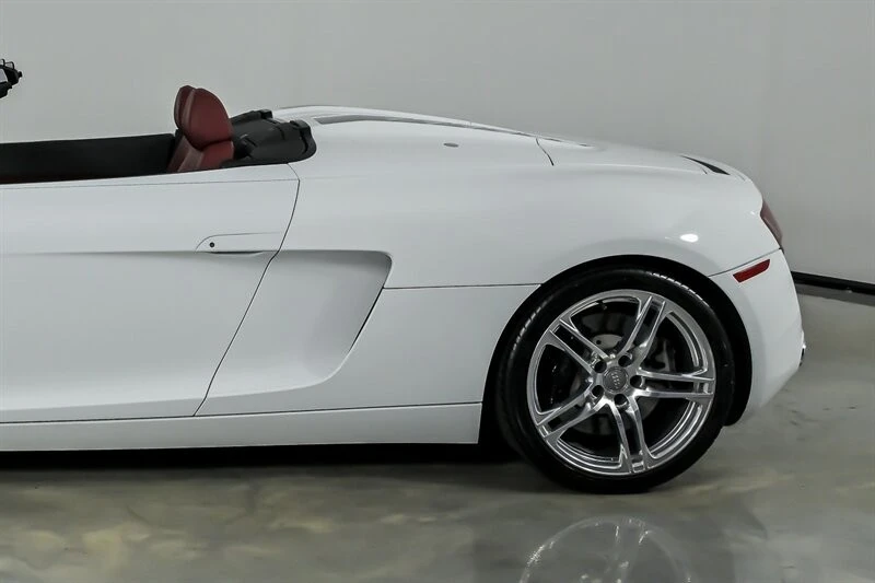 2011 Audi 42 R8 - Image 7 of 31