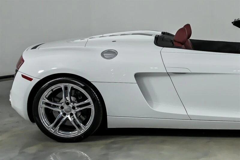 2011 Audi 42 R8 - Image 13 of 31