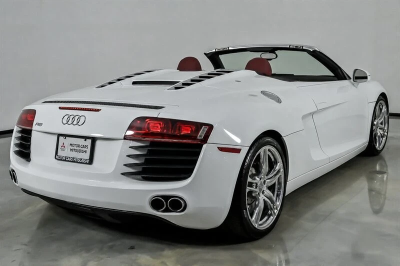 2011 Audi 42 R8 - Image 8 of 30