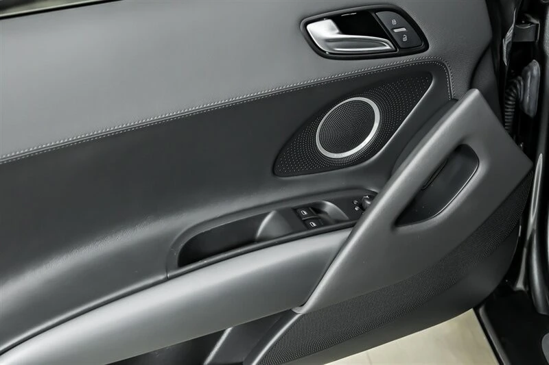 2011 Audi 42 R8 - Image 14 of 26