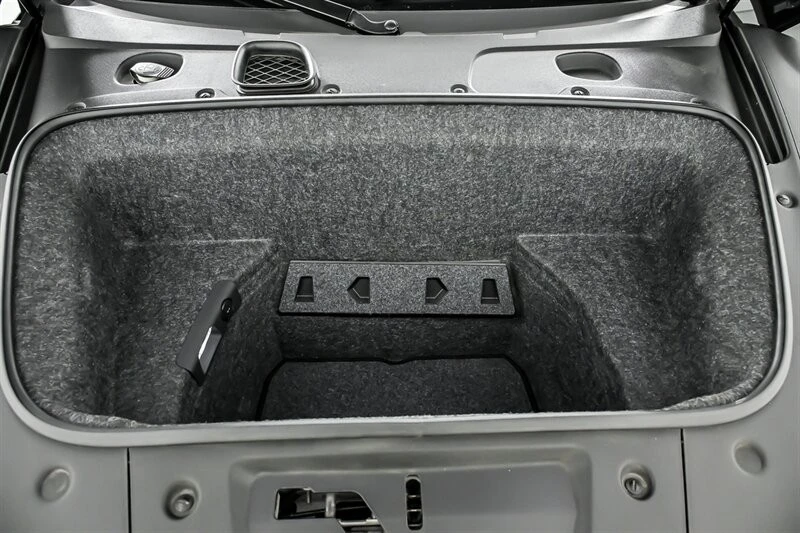 2011 Audi 42 R8 - Image 13 of 26