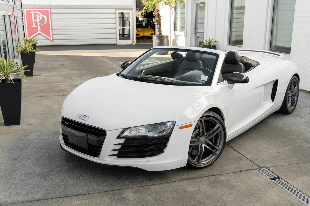 2011 Audi 42 R8 - Image 2 of 21