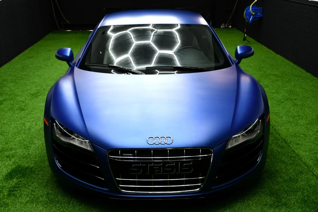 2011 Audi 42 R8 - Image 2 of 21