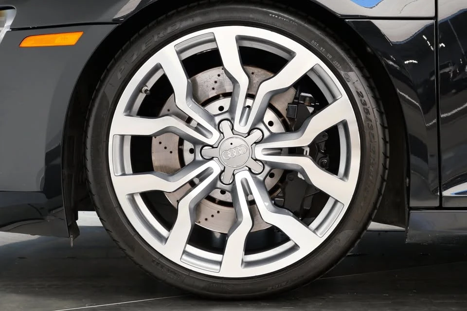2011 Audi 42 R8 - Image 5 of 14