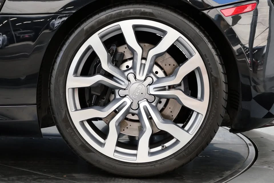 2011 Audi 42 R8 - Image 6 of 14