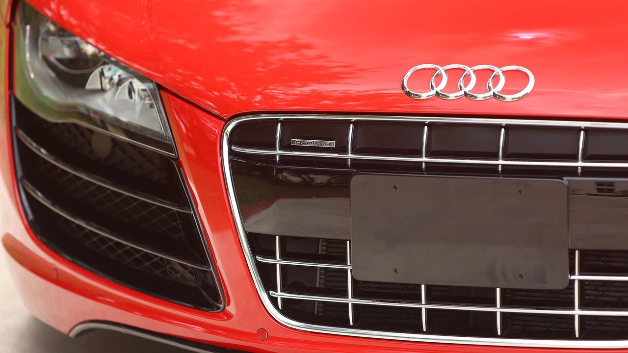 2011 Audi 42 R8 - Image 12 of 31