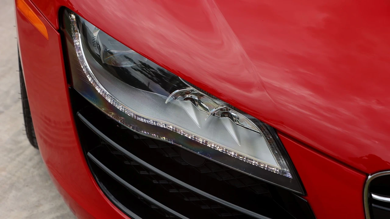 2011 Audi 42 R8 - Image 15 of 31