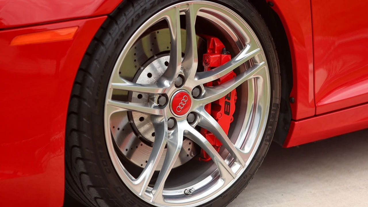 2011 Audi 42 R8 - Image 22 of 31