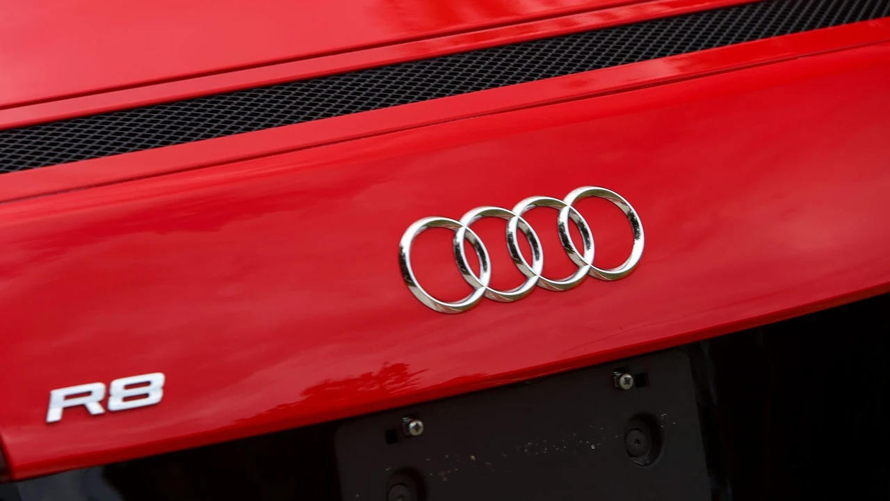 2011 Audi 42 R8 - Image 28 of 31