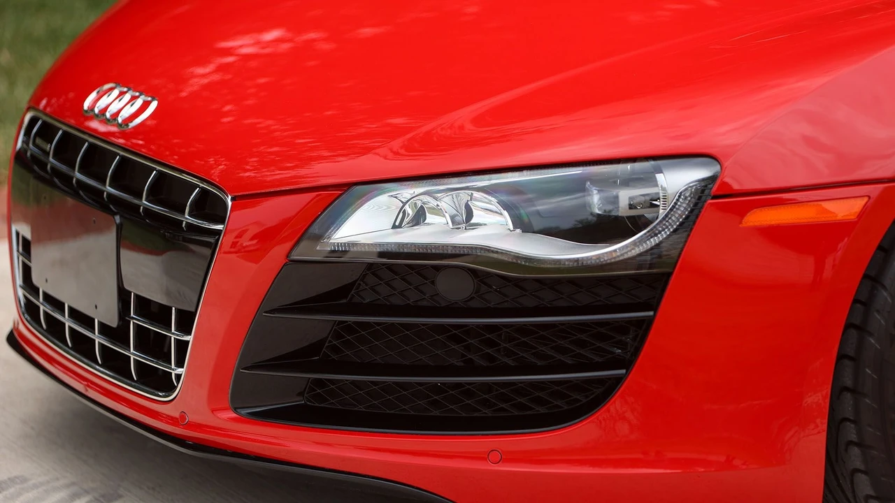 2011 Audi 42 R8 - Image 7 of 31