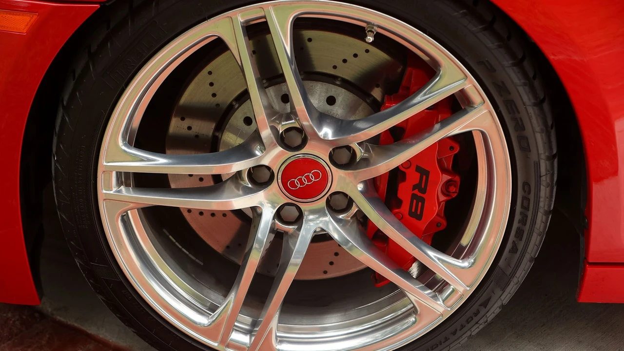 2011 Audi 42 R8 - Image 19 of 31