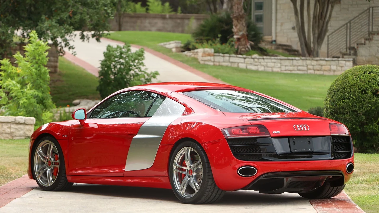 2011 Audi 42 R8 - Image 2 of 31